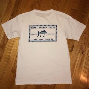 White Southern Tide short sleeve tee